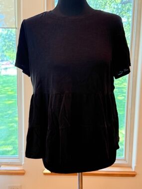 Black Short Sleeve Top Size L